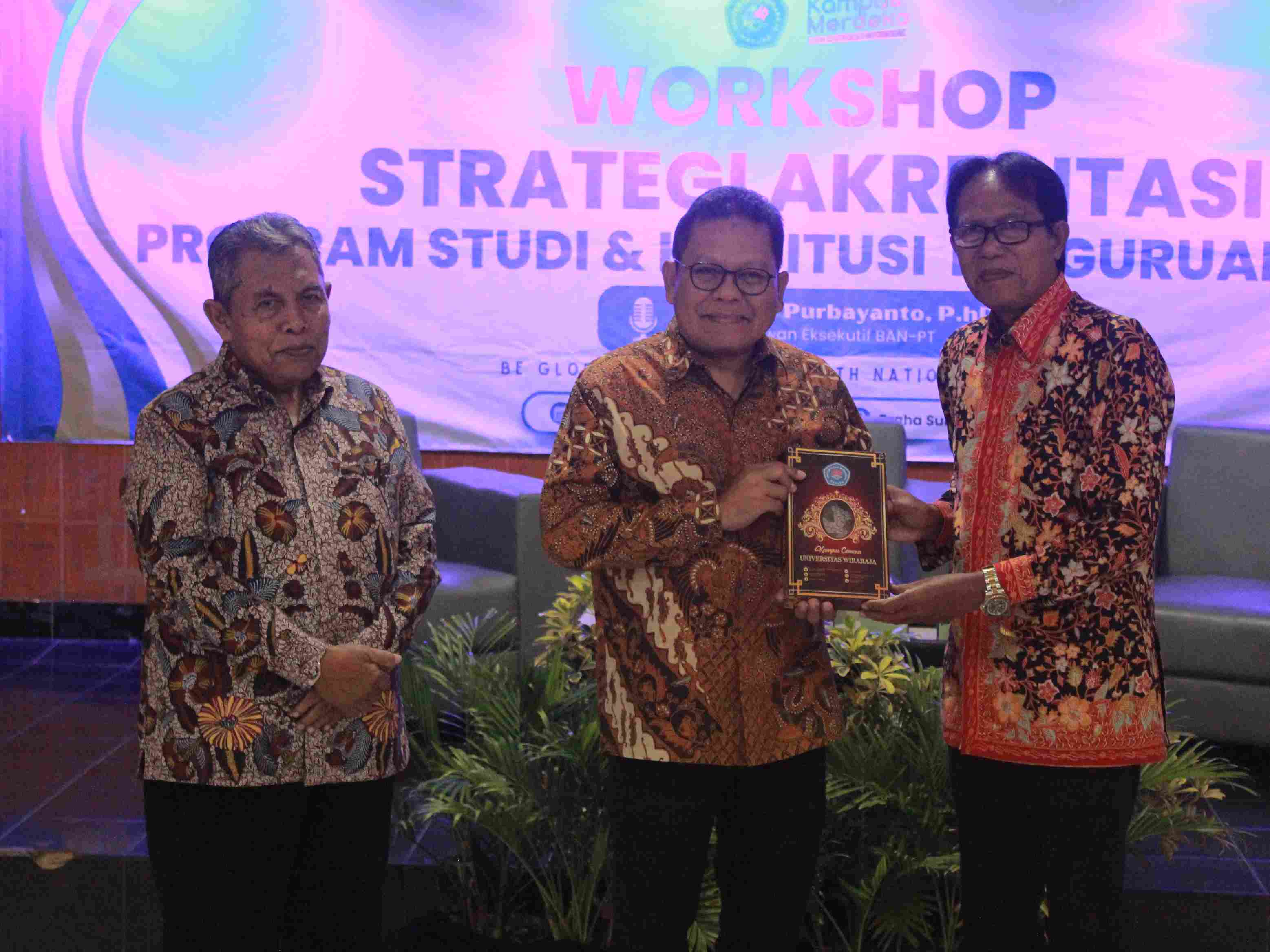 universitas-wiraraja-gelar-workshop-strategi-akreditasi-untuk-perguruan-tinggi_1740550016.jpg
